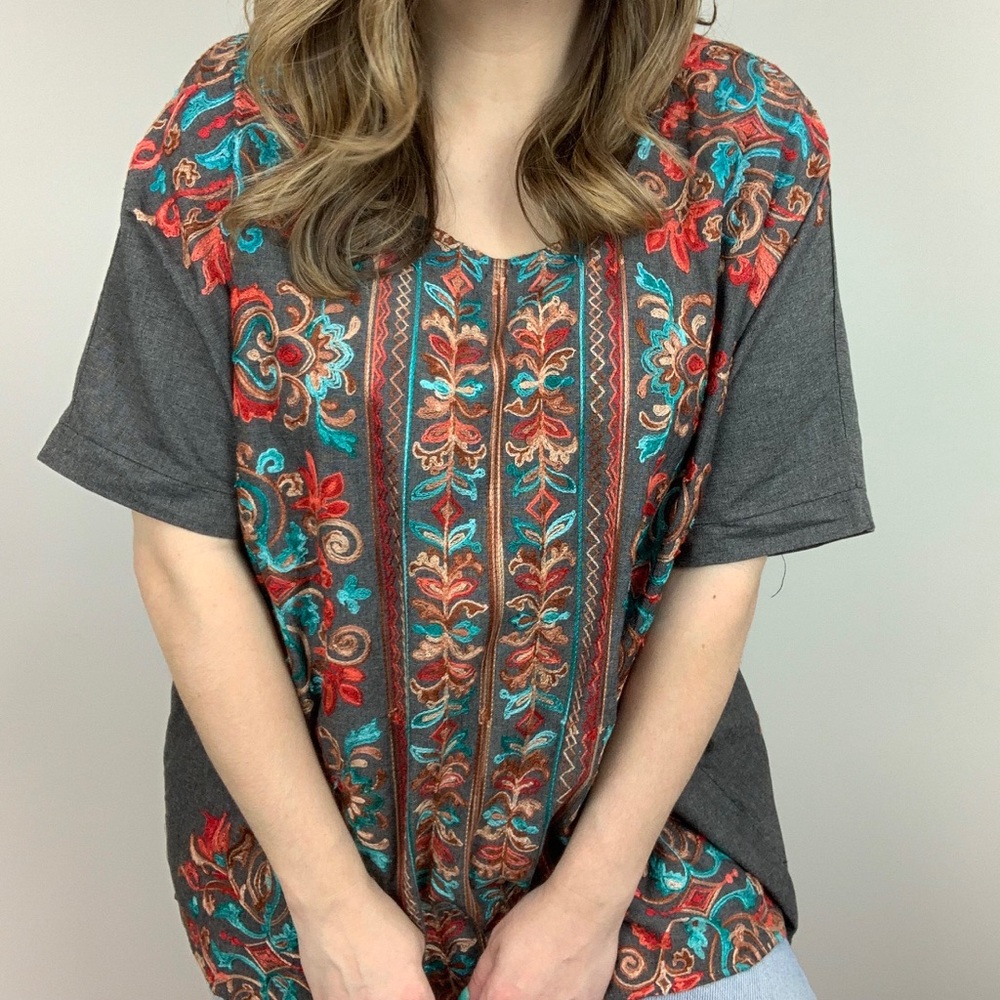 Folklore Floral Paisley Embroidered Top Black - Picture 4 of 7